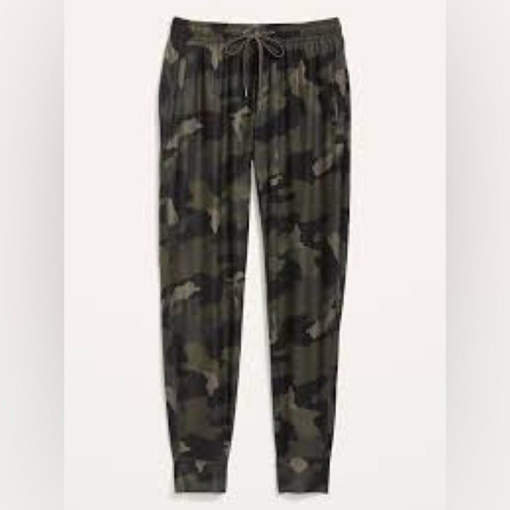 Old Navy breathe on camouflage joggers